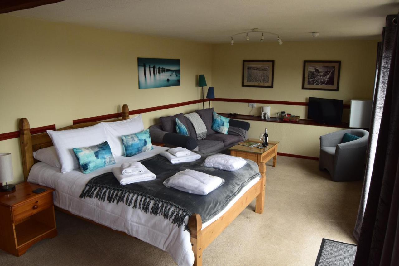 Cwmwennol Country House サンダースフット エクステリア 写真