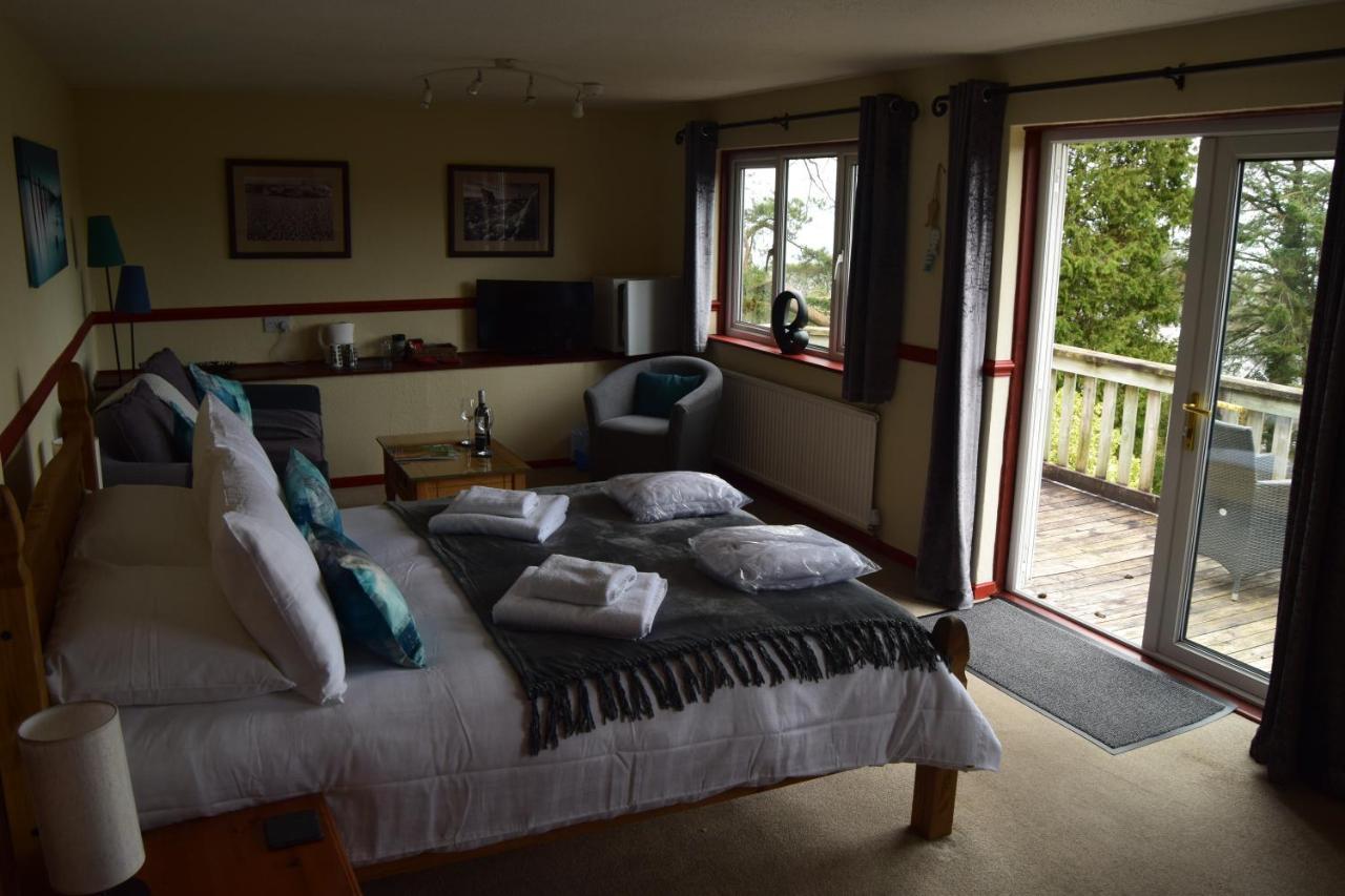 Cwmwennol Country House サンダースフット エクステリア 写真