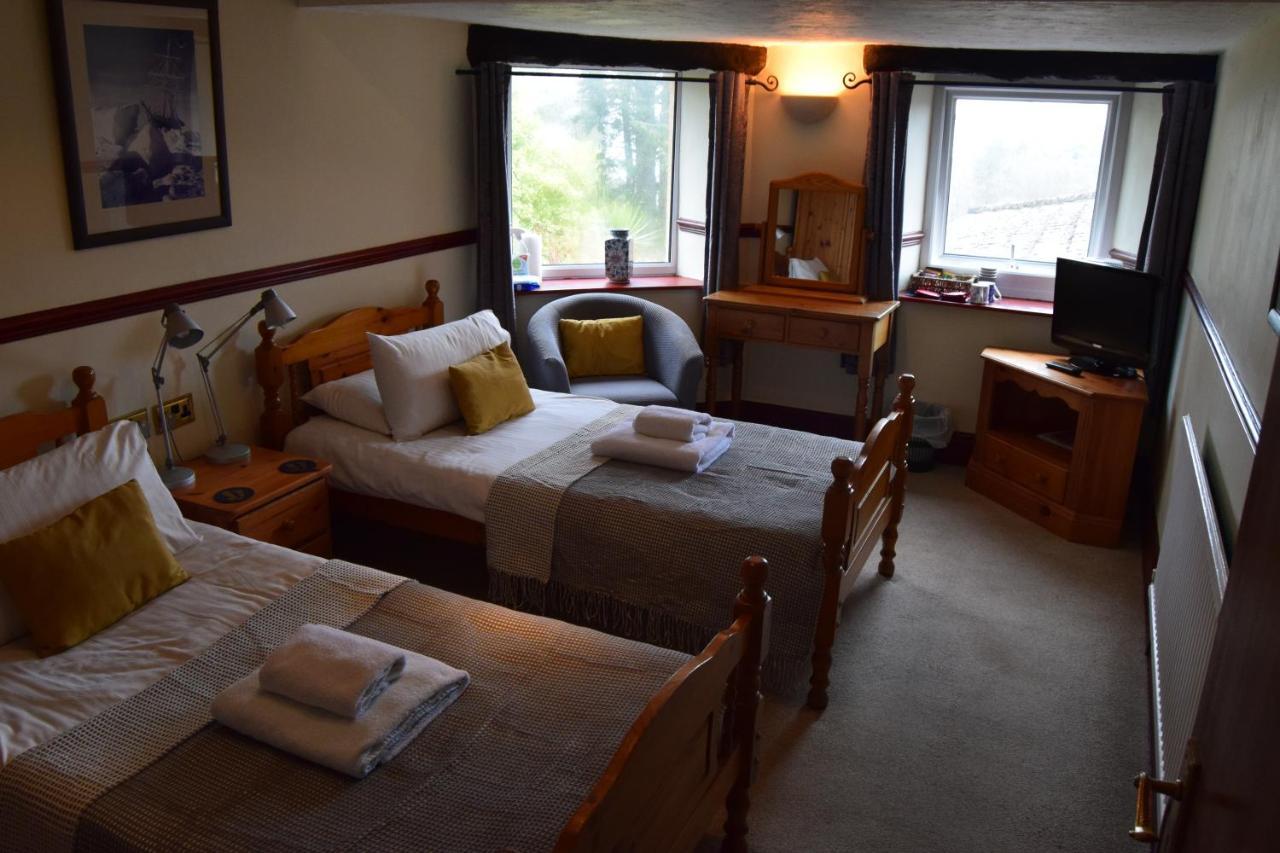 Cwmwennol Country House サンダースフット エクステリア 写真