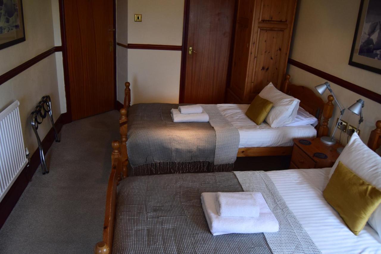Cwmwennol Country House サンダースフット エクステリア 写真