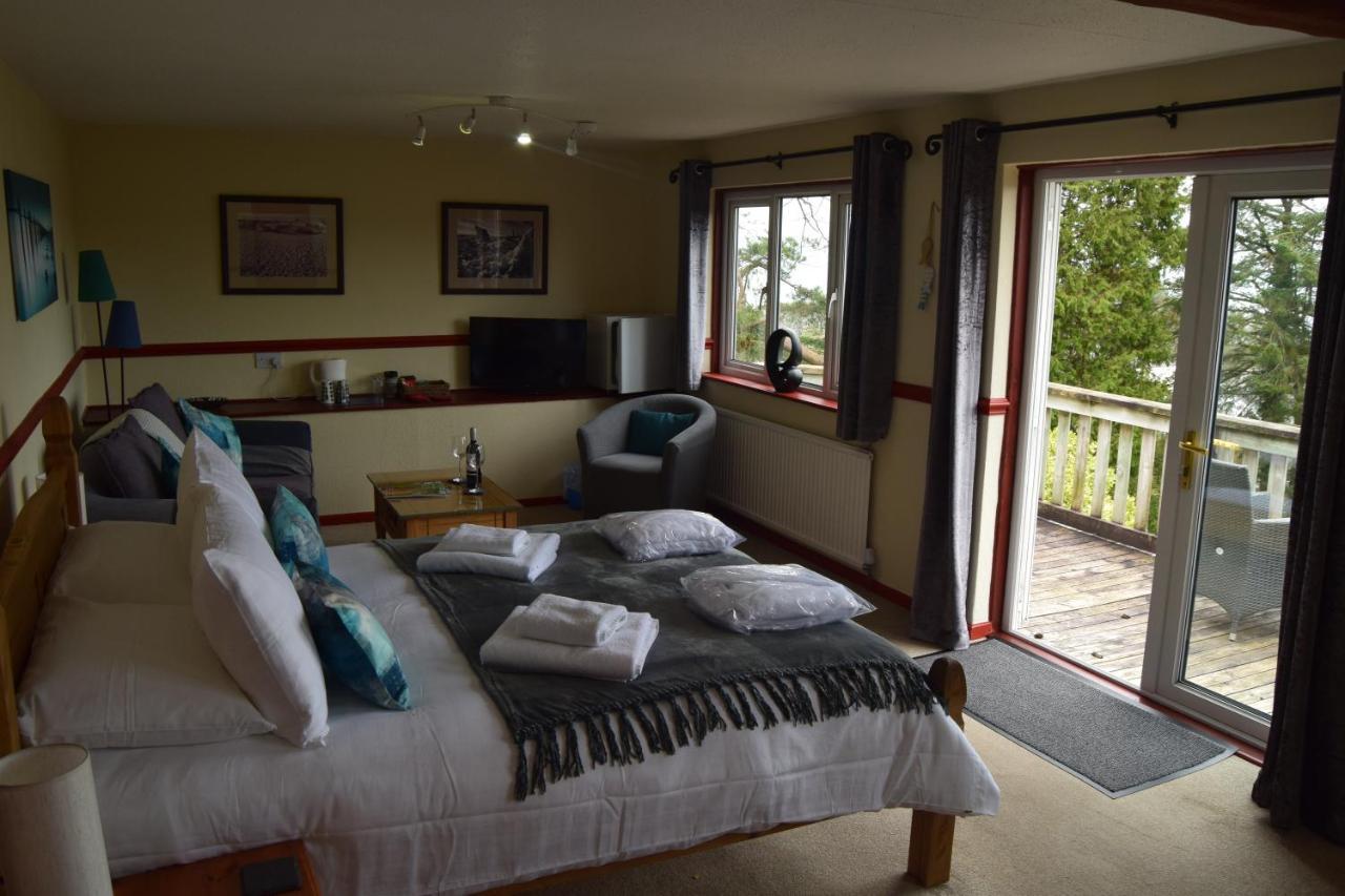 Cwmwennol Country House サンダースフット エクステリア 写真